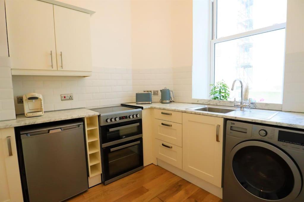 Seagulls Nest- Stylish 1 Bed Seafront *