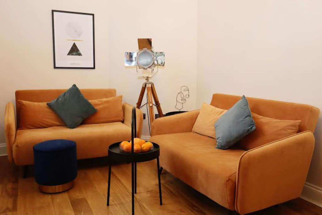 Seagulls Nest- Stylish 1 Bed Seafront Apartment